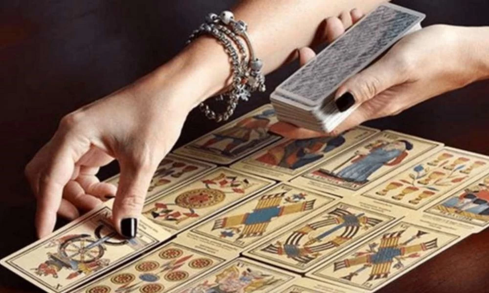 Πάμπλουτη κληρονόμος έδωσε 13 εκατ ευρώ για... της λύσουν τα μάγια!